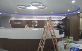 深圳靜港門診部裝修施工工程_醫(yī)院裝修_醫(yī)院裝修工程_施工現(xiàn)場